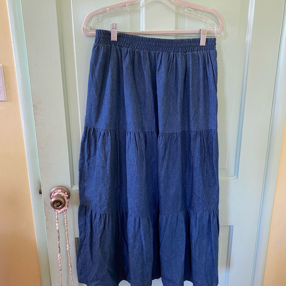 Blue denim elastic skirt